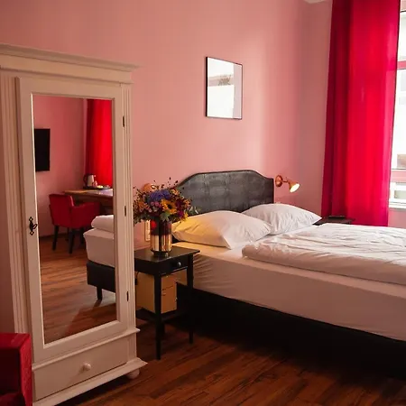 Hotel Mystique 3*